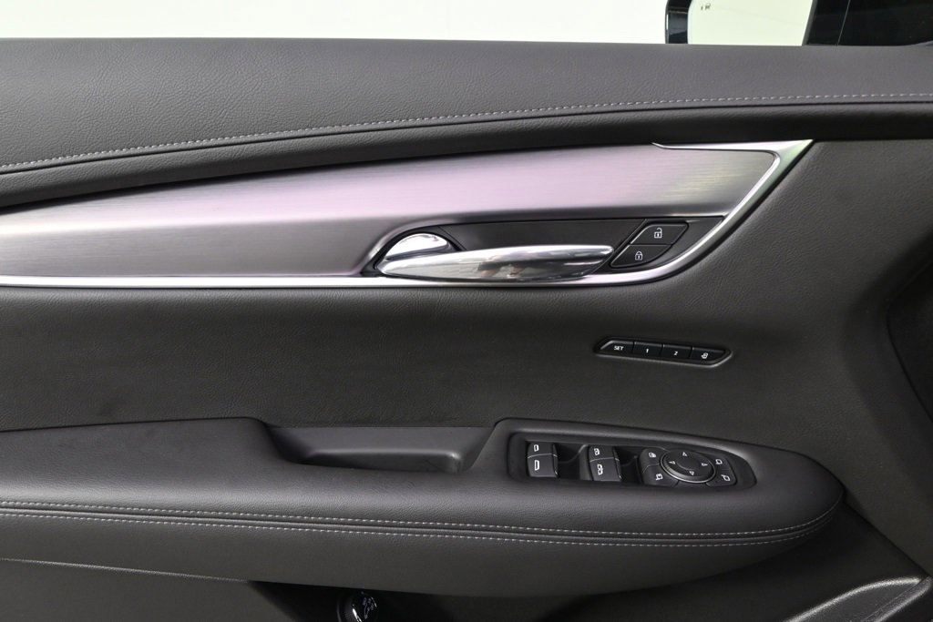 2025 Cadillac XT6 Luxury photo 16