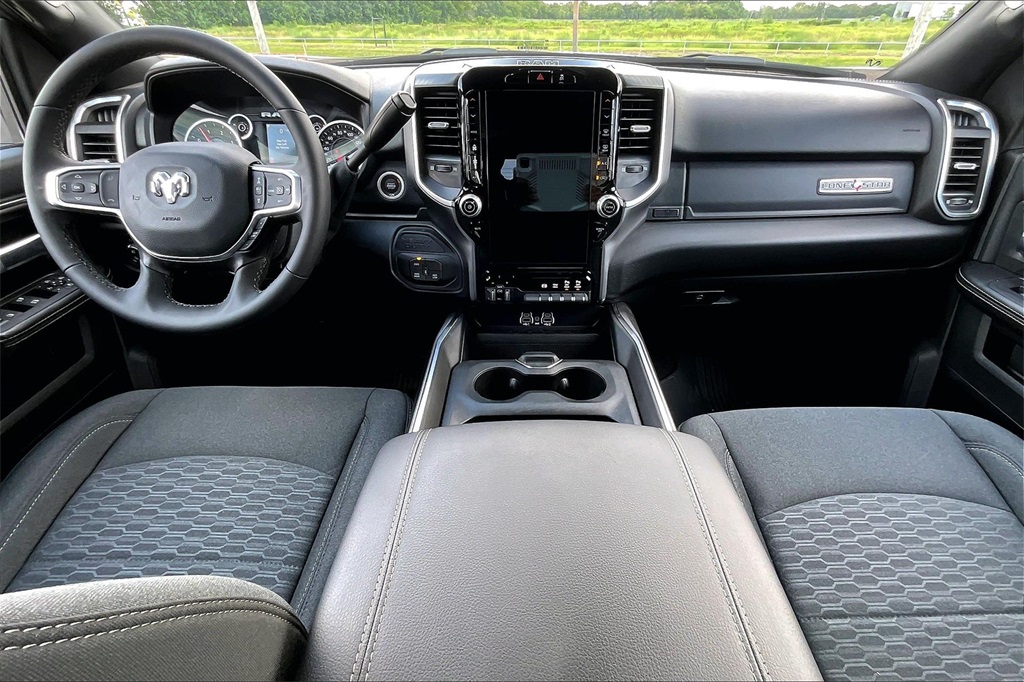 2025 Ram 2500 Big Horn photo 5