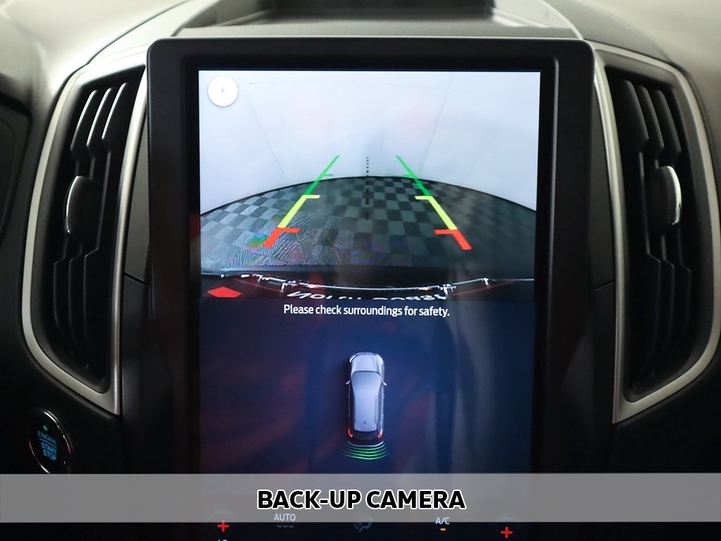 2022 Ford Edge SE photo 4