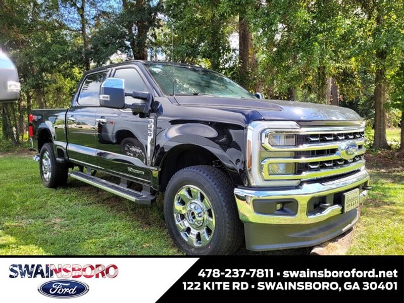 2025 Ford F-350 Super Duty Lariat's photo