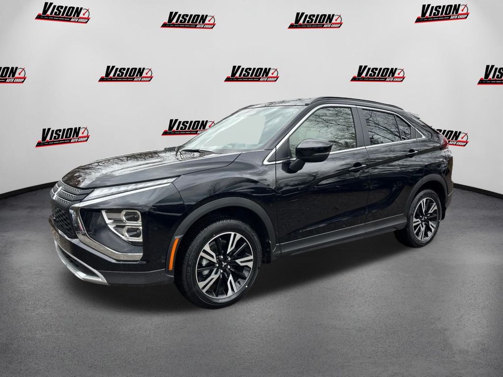 2024 Mitsubishi Eclipse Cross SE's photo