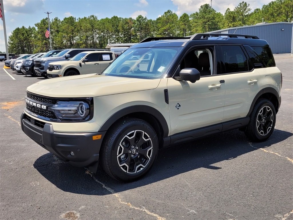 2025 Ford Bronco Sport Outer Banks photo 3