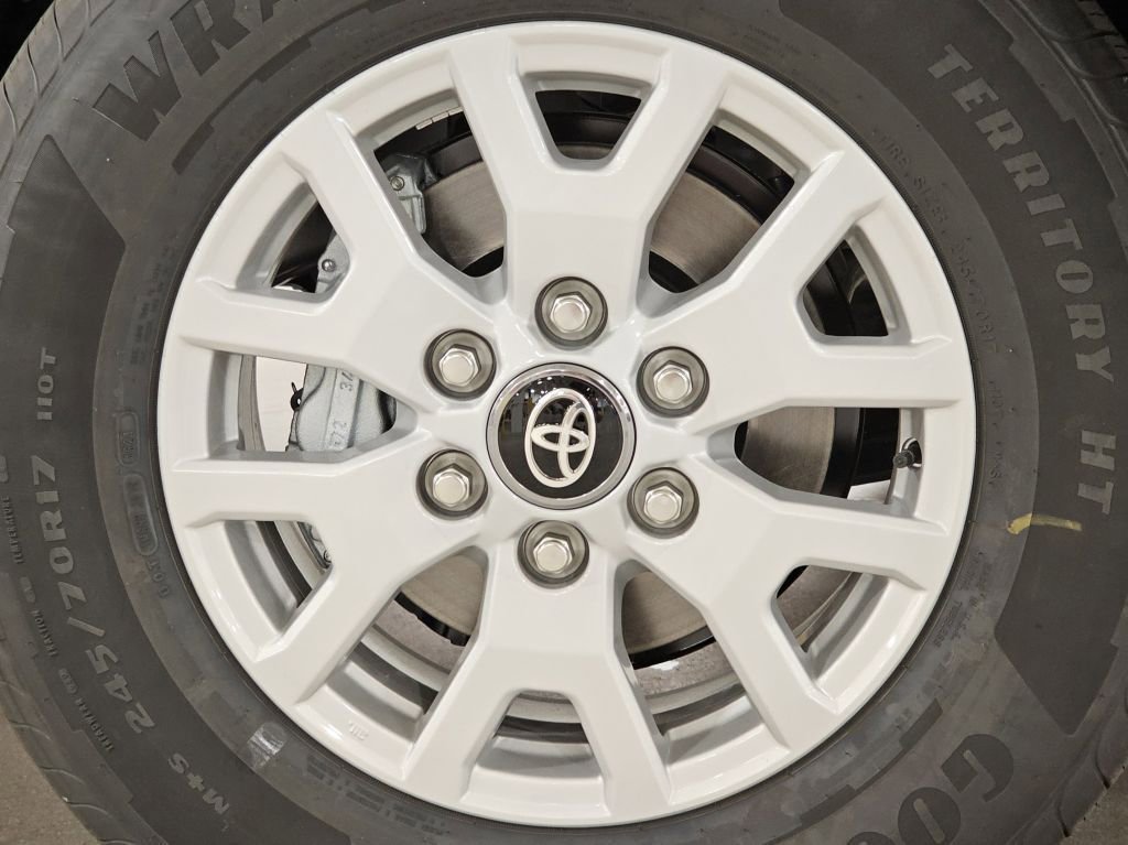 2025 Toyota Tacoma SR5 photo 5