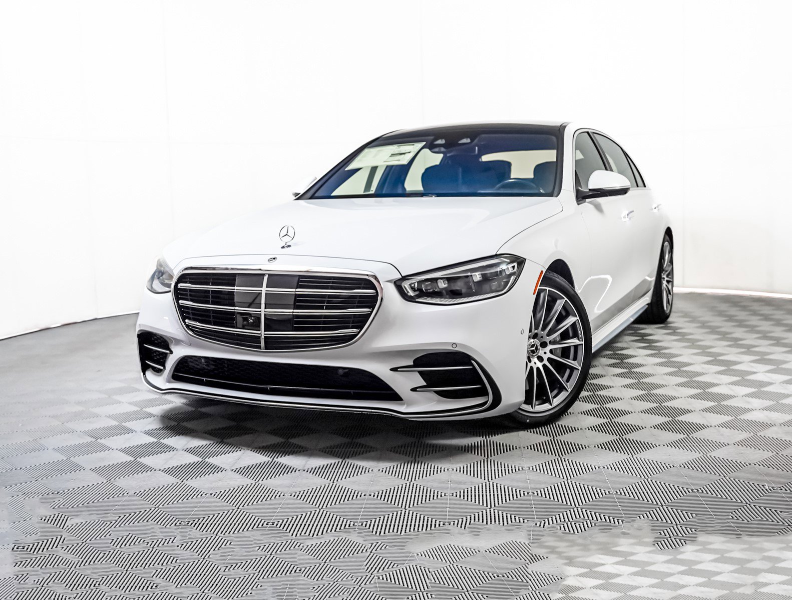 2026 Mercedes-Benz S-Class S 580's photo