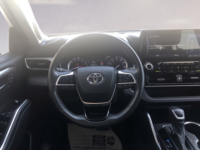 2022 Toyota Highlander Platinum photo 12