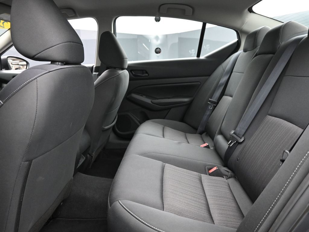 2024 Nissan Altima 2.5 SV photo 7