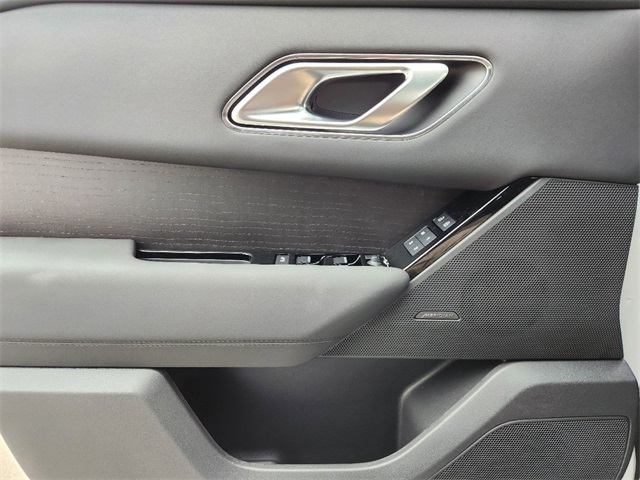 2025 Land Rover Range Rover Velar SE photo 19