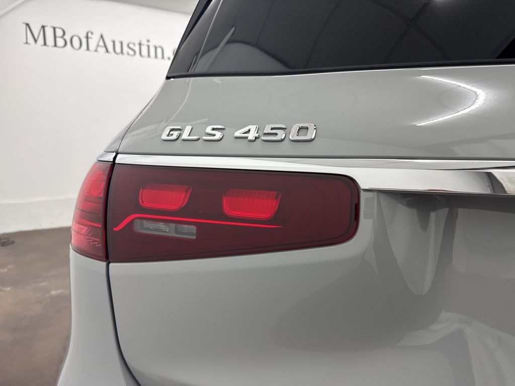 2026 Mercedes Benz GLS 450 4MATIC photo 10