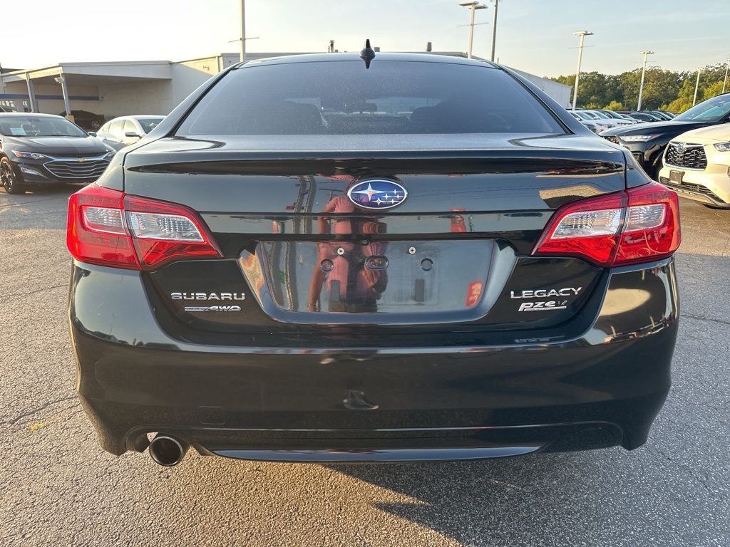 2017 Subaru Legacy 2.5i Premium photo 4