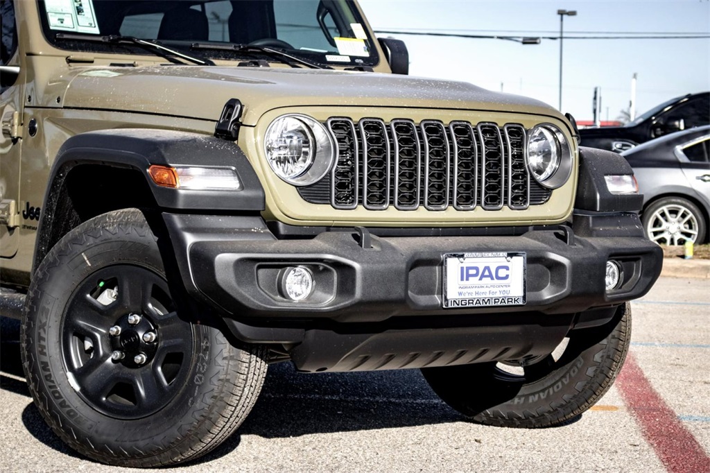 2025 Jeep Wrangler Sport photo 3