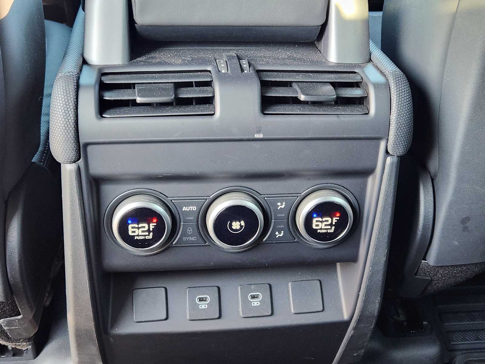 2024 Land Rover Defender Carpathian Edition photo 26