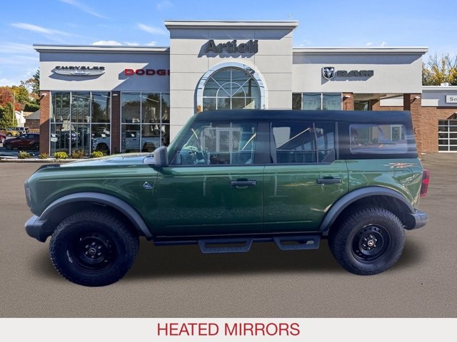 2022 Ford Bronco Black Diamond photo 2