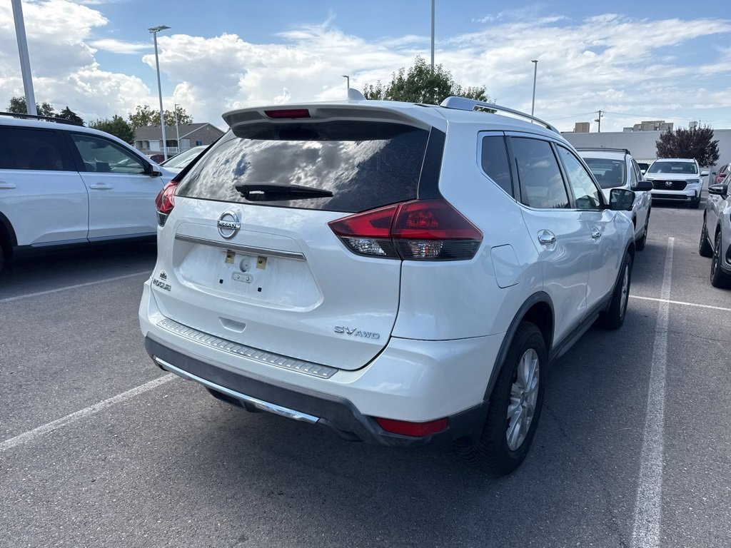 2018 Nissan Rogue SV photo 10