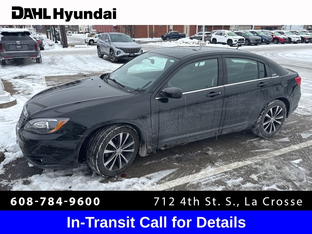 2012 Chrysler 200 Touring's photo