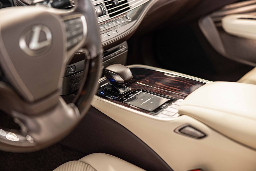 2018 LEXUS LS - Image 21