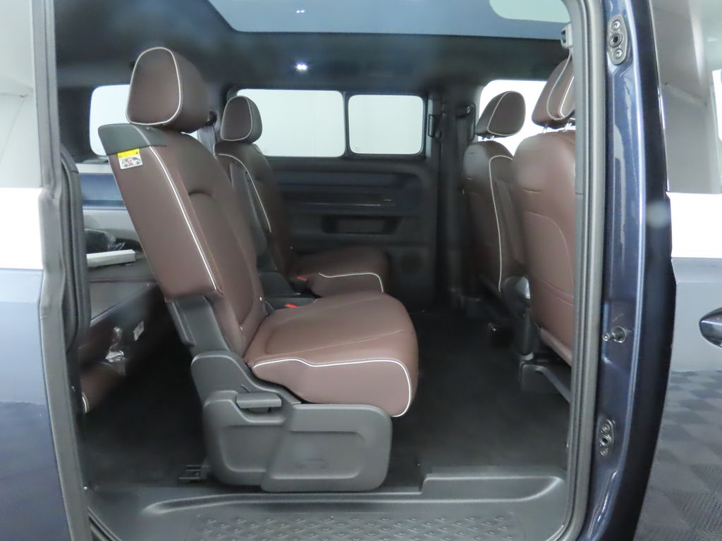 2025 Volkswagen ID. Buzz Pro Plus photo 23