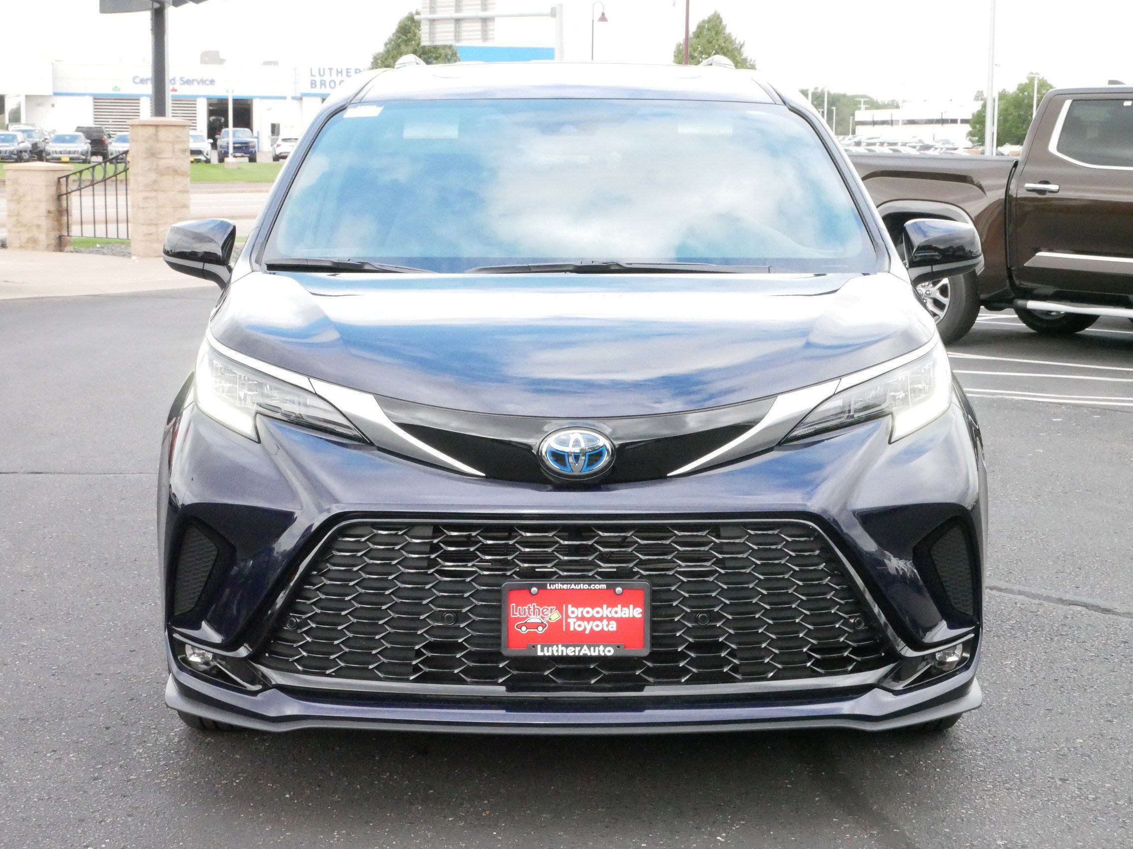 Used 2024 Toyota Sienna XSE with VIN 5TDDSKFC3RS153359 for sale in Brooklyn Center, Minnesota