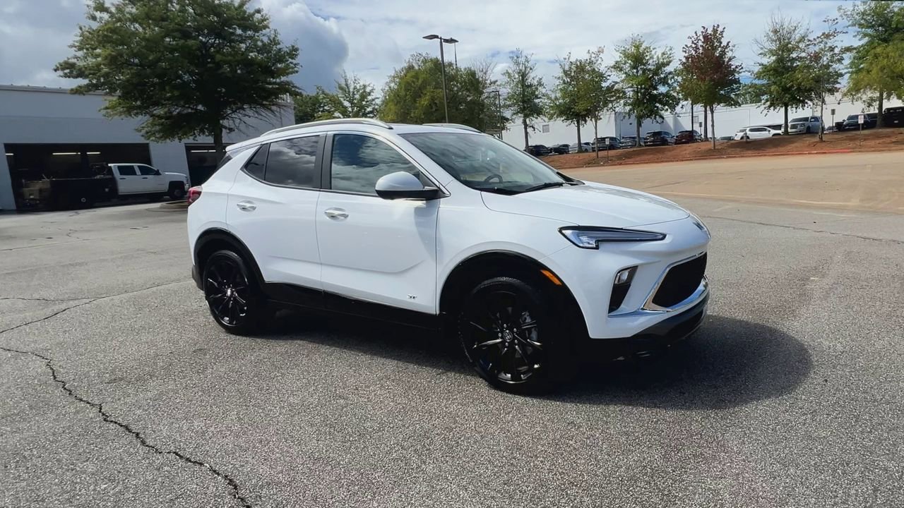 2026 Buick Encore GX Sport Touring photo 2