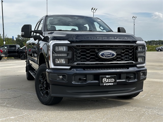 2025 Ford F-250 XL photo 2