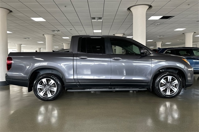 2019 Honda Ridgeline RTL photo 3