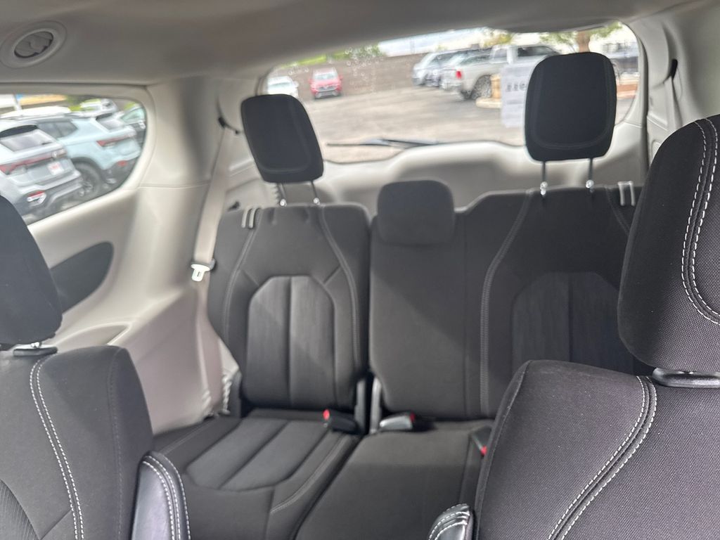 2023 Chrysler Voyager LX photo 27