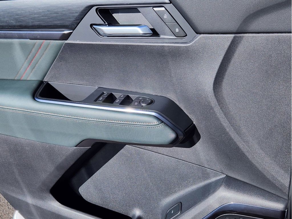 2025 Gmc Acadia AT4 photo 2