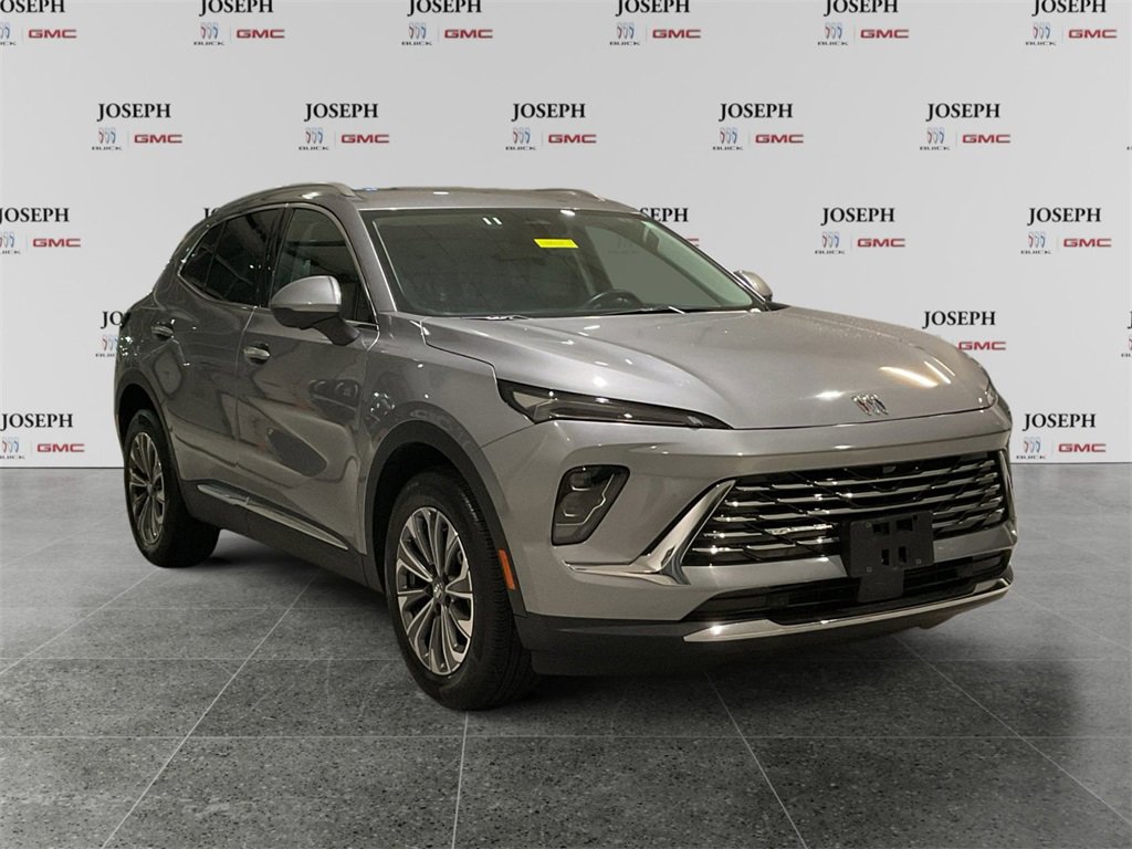 2025 Buick Envision Preferred's photo