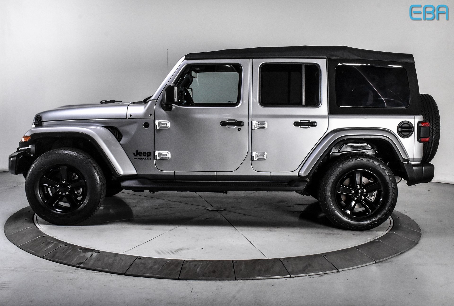 2021 Jeep Wrangler Unlimited Sahara Altitude photo 3