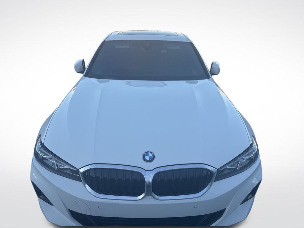 2024 BMW 3 Series 330i's photo