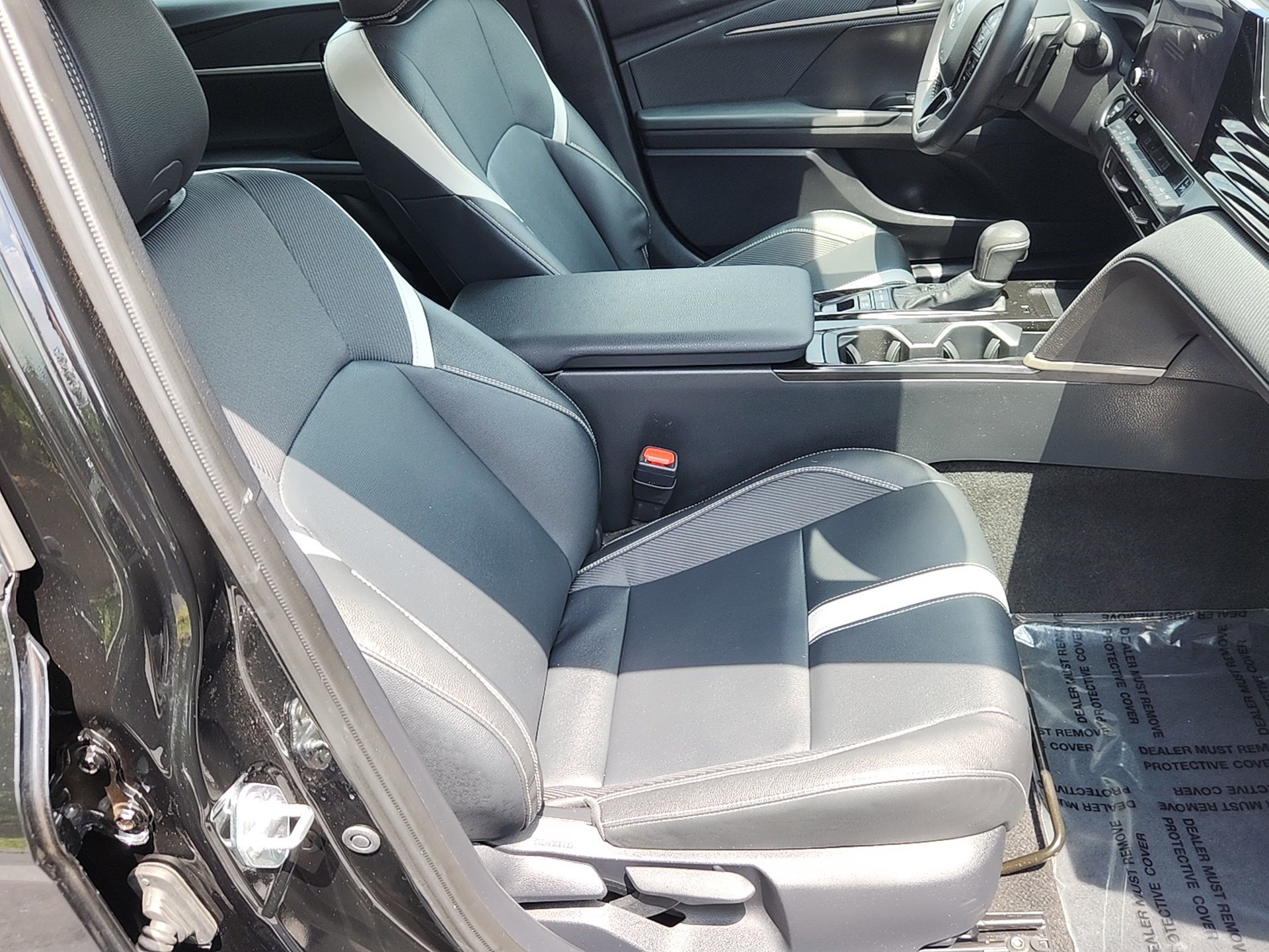 2025 Toyota Camry SE photo 27