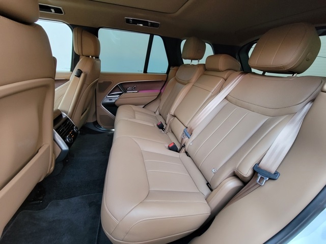 2025 Land Rover Range Rover SE photo 15