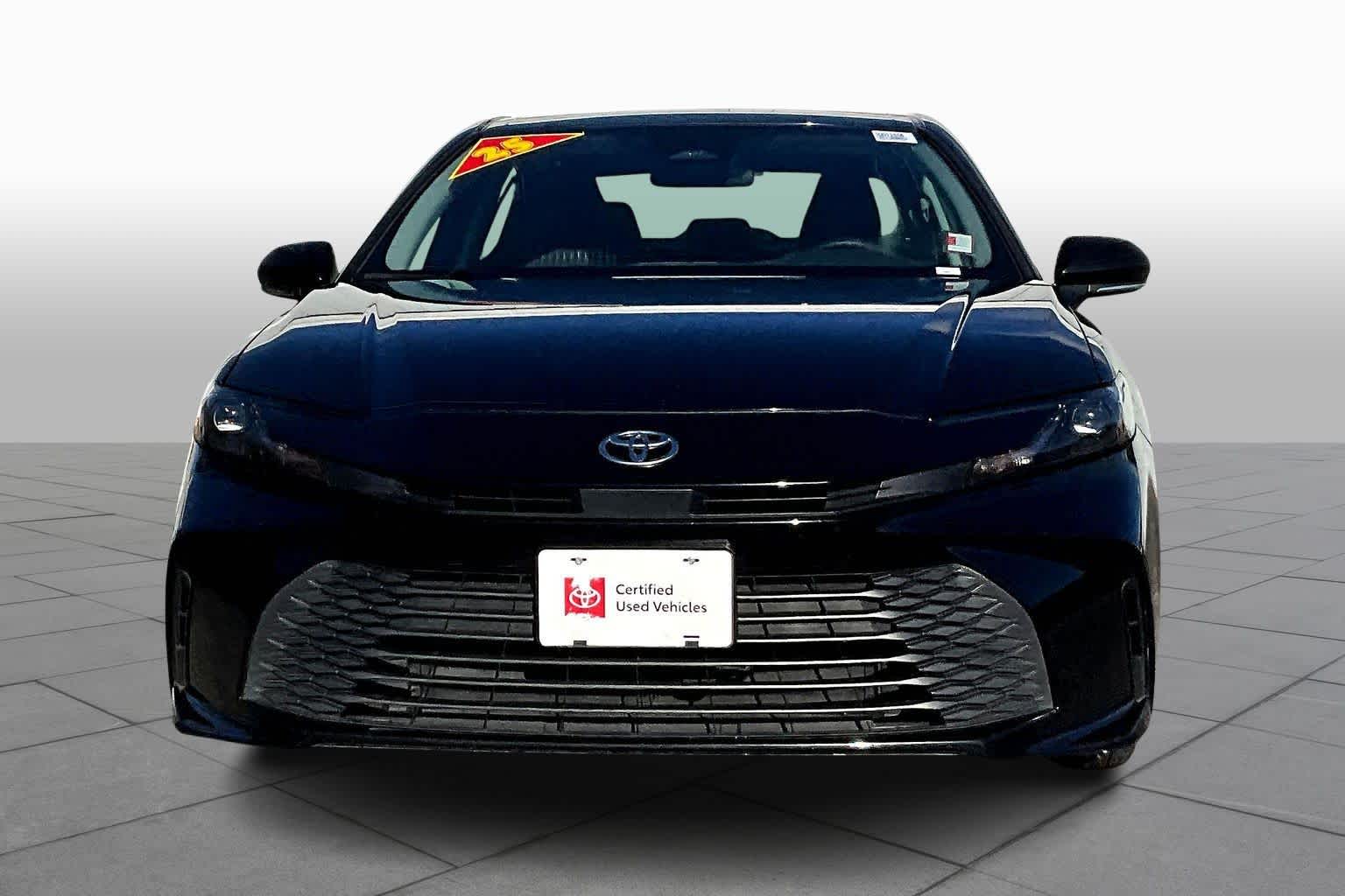 2025 Toyota Camry LE photo 3