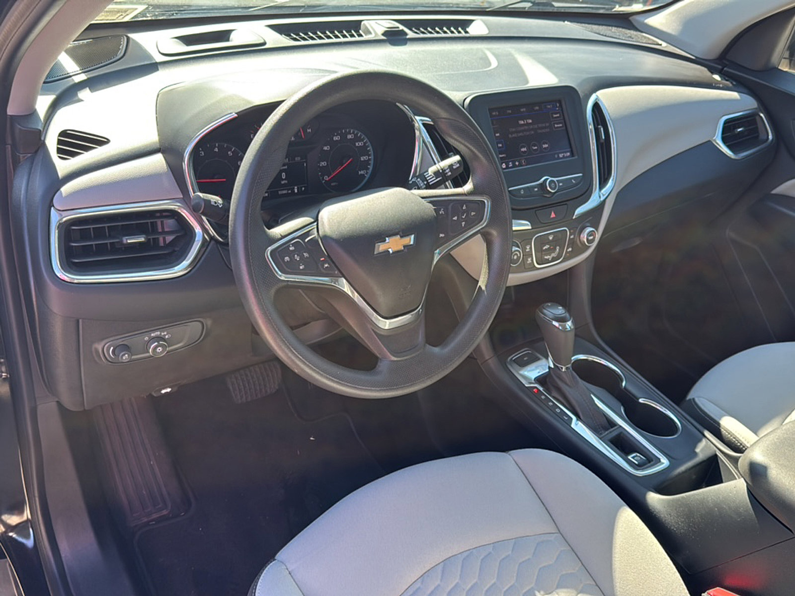 2020 Chevrolet Equinox LS photo 4