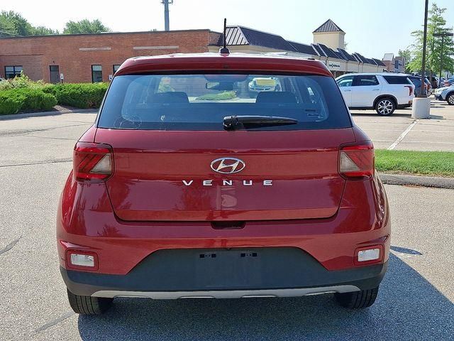 2023 Hyundai Venue SE photo 3