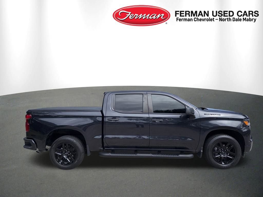 2023 Chevrolet Silverado 1500 Custom photo 2