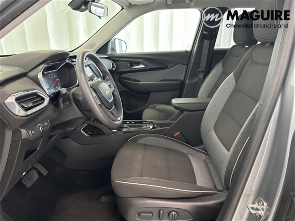 2023 Chevrolet Trailblazer LT photo 3