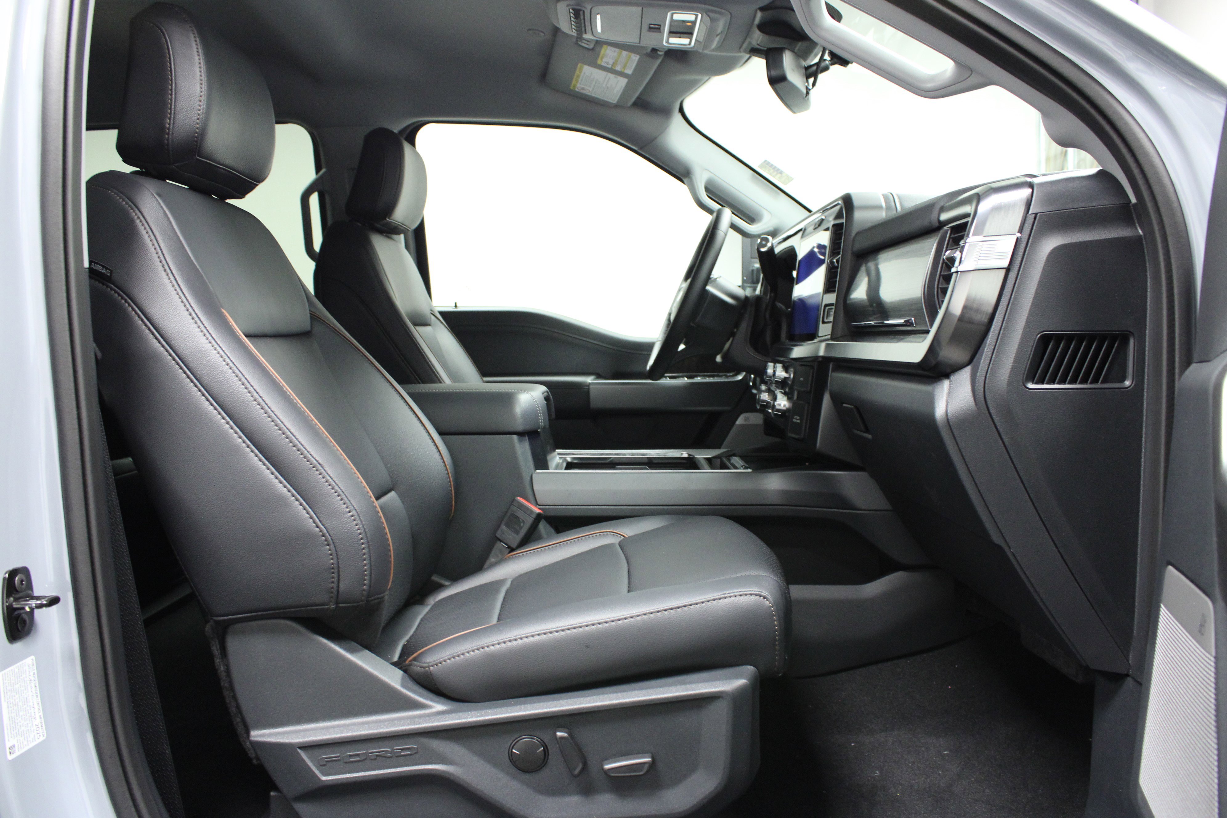 2025 Ford F-250 Lariat photo 14