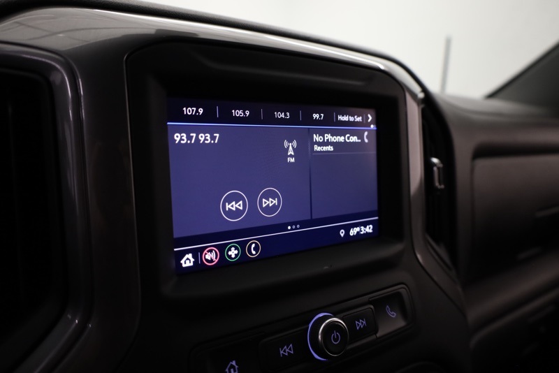 2020 Chevrolet Silverado 1500 Custom photo 16