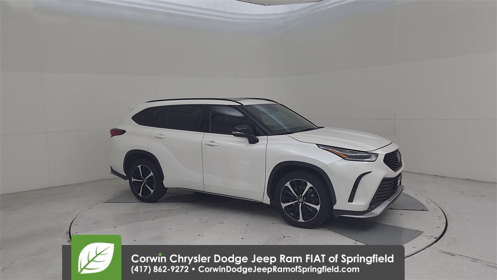 2021 Toyota Highlander XSE photo 2