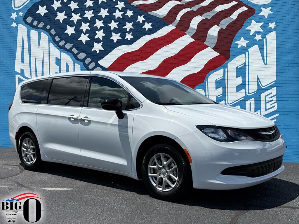 2026 Chrysler Voyager LX's photo