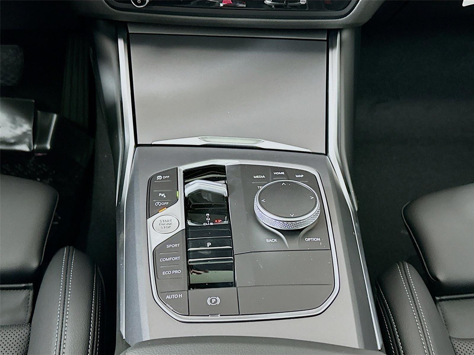 2025 Bmw 230i xDrive photo 17