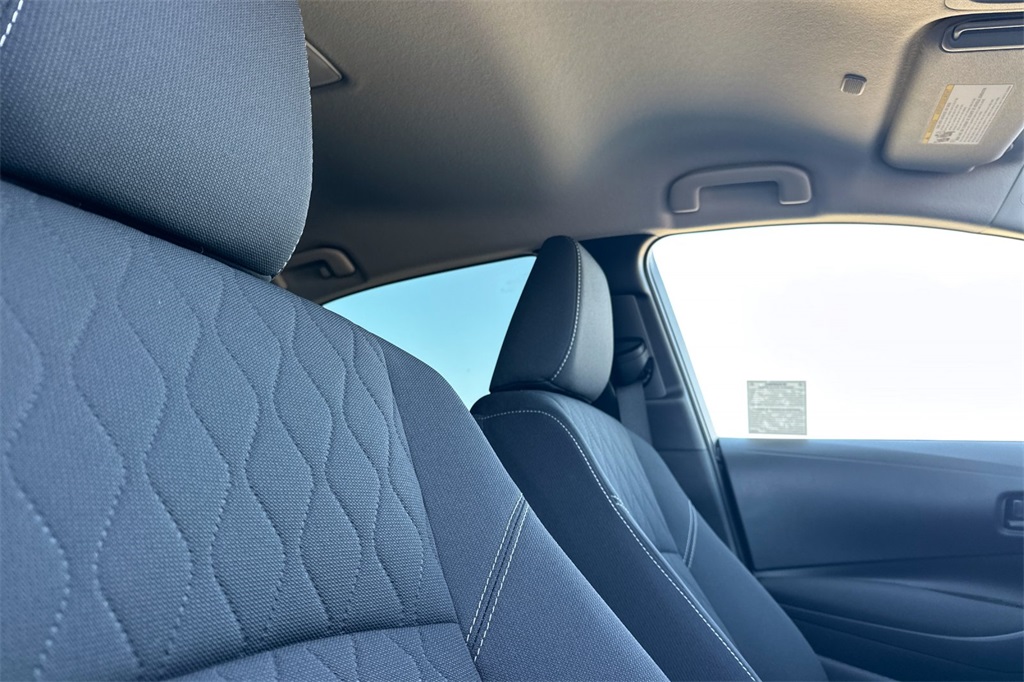 2025 Toyota Corolla LE photo 16