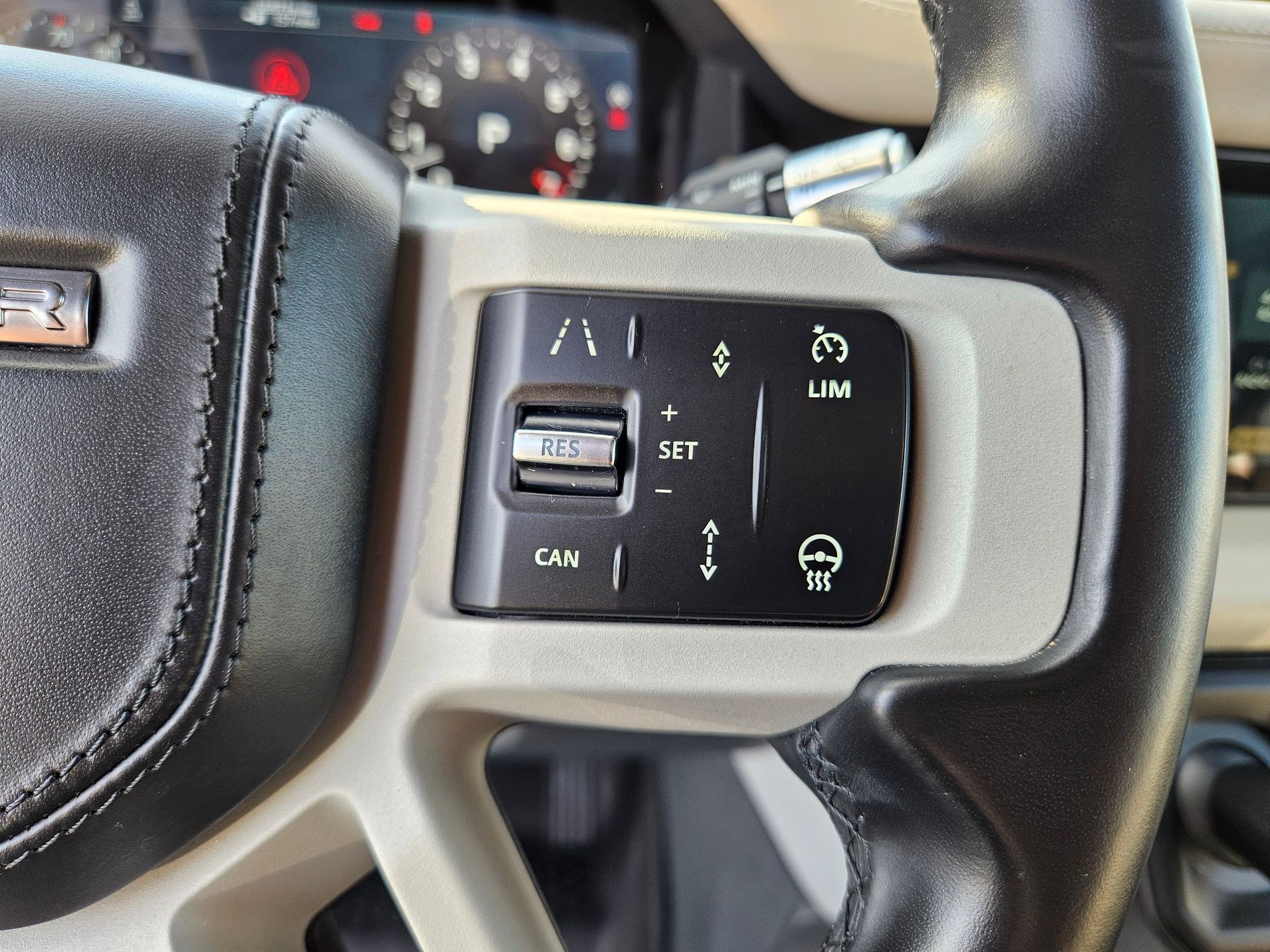 2022 Land Rover Defender X-Dynamic HSE photo 17