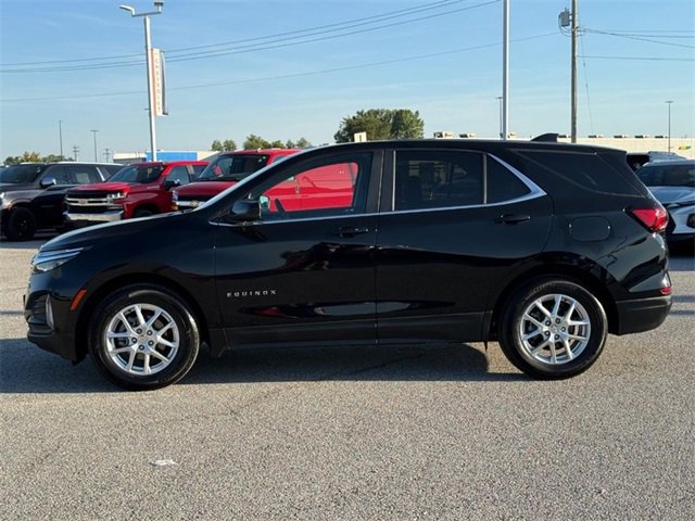 2022 Chevrolet Equinox LT photo 2