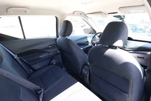 2022 Nissan Kicks SV photo 14