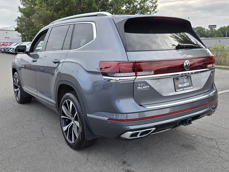 2024 Volkswagen Atlas SEL Premium R-Line photo 4