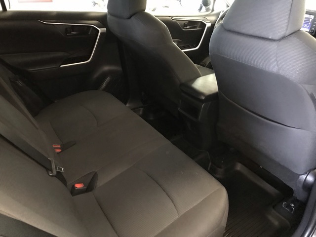 2021 Toyota RAV4 LE photo 14
