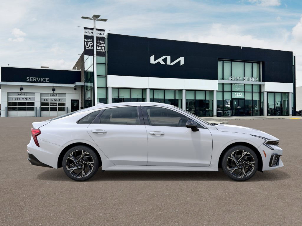 2026 Kia K5 GT-Line photo 6