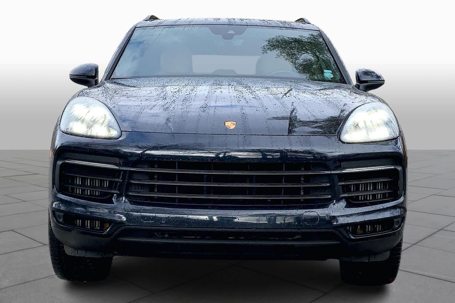 2019 Porsche Cayenne S photo 2