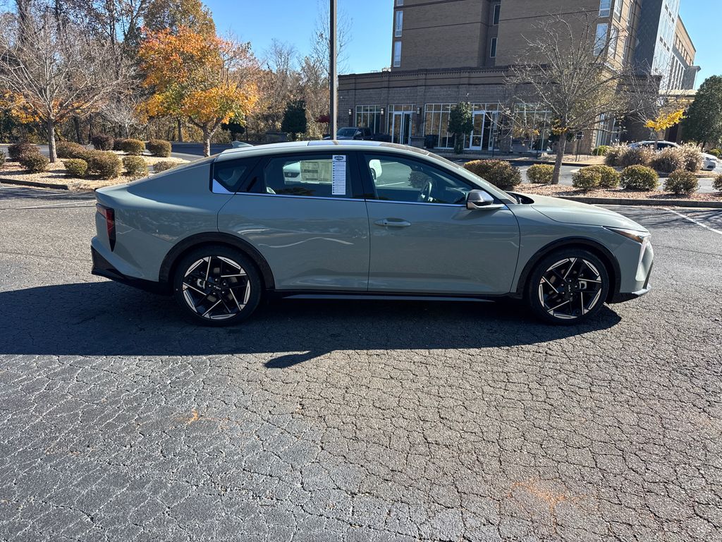 2025 Kia K4 GT-Line photo 2